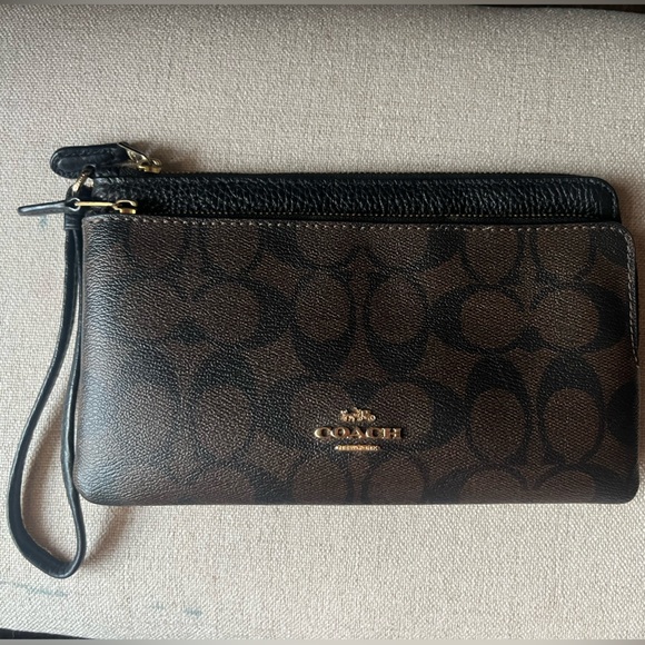 Coach Signature Brown Pebbled Leather Wristlet - Picture 13 of 13